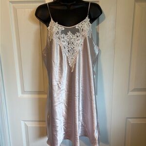 Lace-Detail Satin Chemise in Light Pink